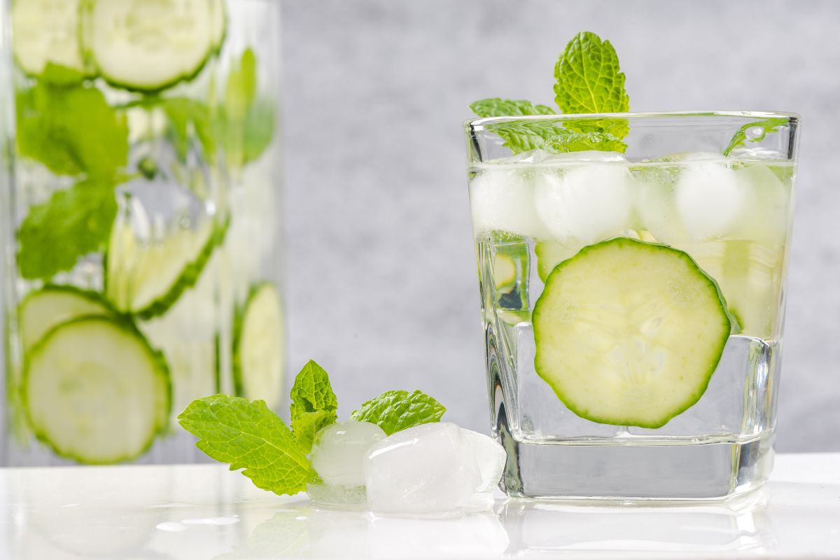 What Are the Benefits of Lemon Cucumber Water? Here’s What Actually Happens